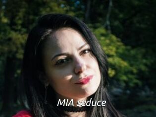MIA_seduce