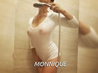MONNIQUE_