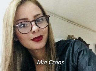 Mia_Croos