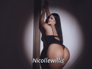 nicollewillis Fan Domination