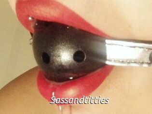 Sassandtitties