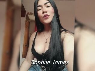 Sophiie_James